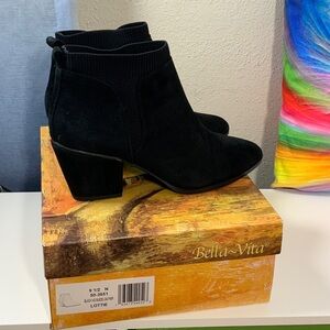 NEW Bella Vita Women's Elegant Black Ankle Booties Suede Leather Sock 9.5N
